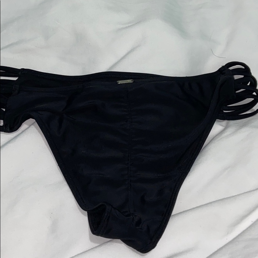 Hollister black cheeky bottoms
